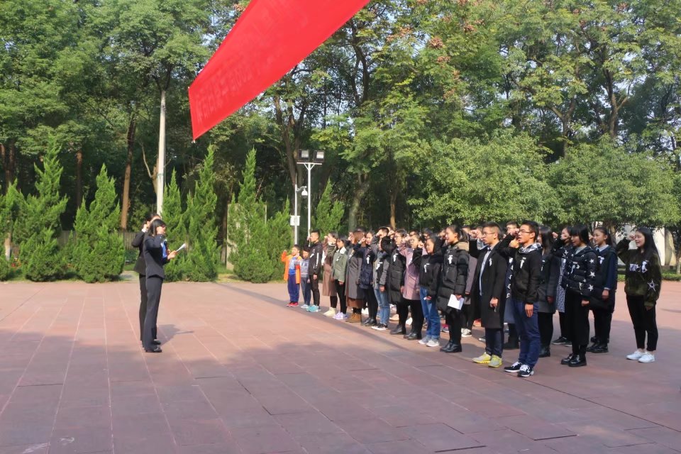 免费直播
纪念“11·27 ”烈士殉难68周年祭扫活动