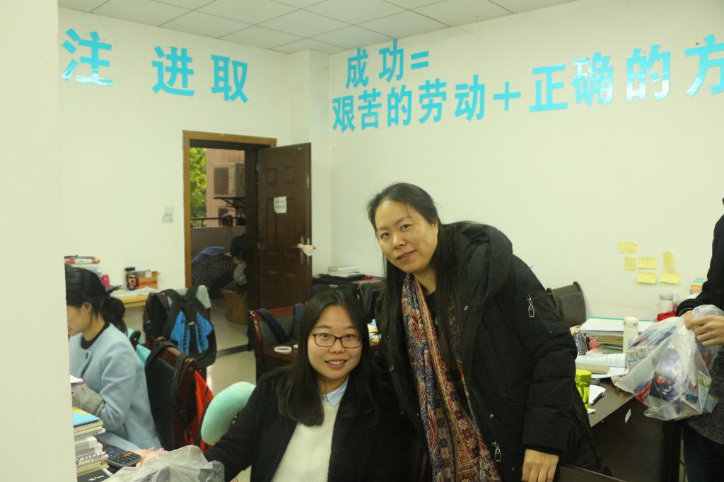 免费直播
领导慰问2018届考研学生