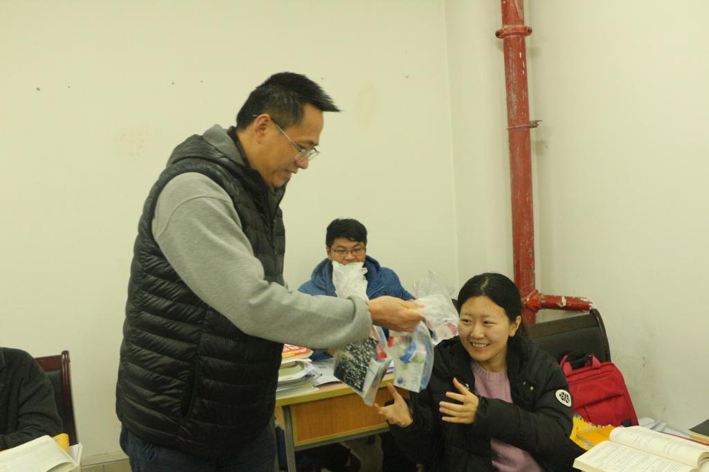 免费直播
领导慰问2018届考研学生