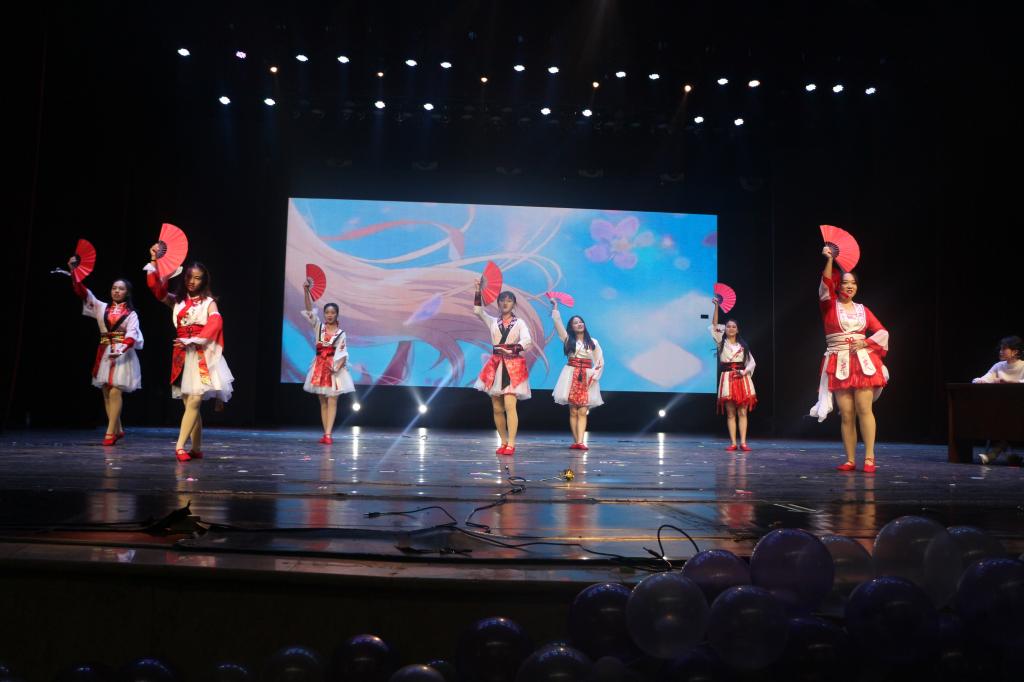 免费直播
举行2018级迎新晚会
